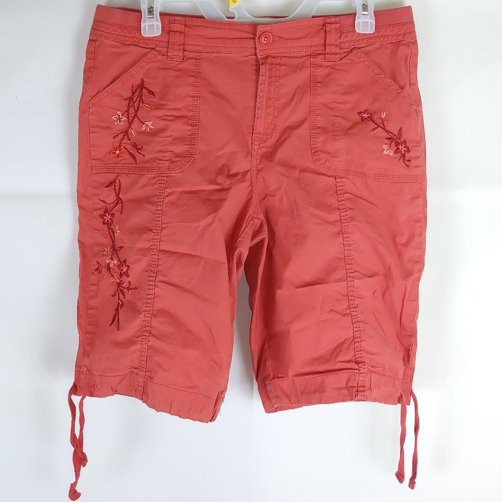 St. John's Bay Bermuda Shorts Womens 8 Breathable Stretch Embroidered Boho